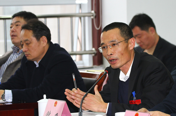 五莲县代表团审议《政府工作报告》